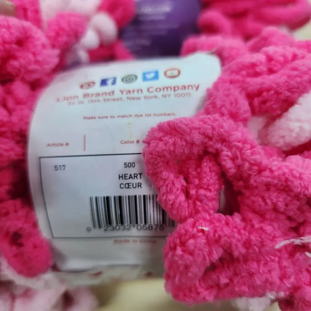 Lion Brand Off The Hook Magic Yarn Heart Pink Loop Yarn Lot of 6 Skeins Jumbo